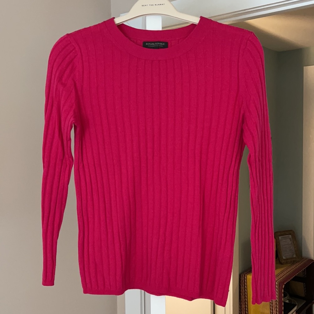 Banana Republic pink 100% merino wool sweater sz M